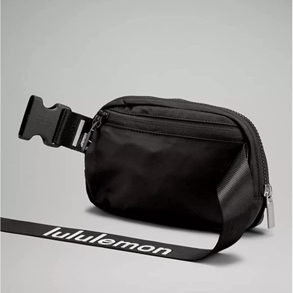 NWT Lululemon Everywhere Belt Bag 1L With Logo - Picture 7 of 7